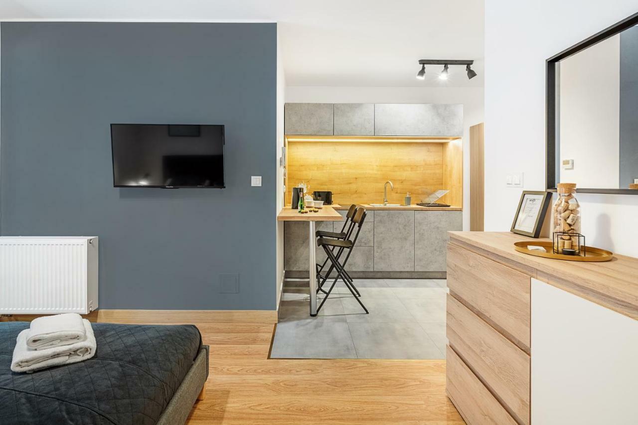 Gold Your Apartment